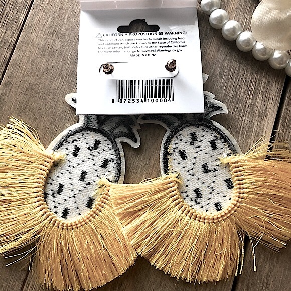 ๐ณโ๐ชโ๐ผโ Pineapple Fashion Earrings ๐ - Picture 3 of 3